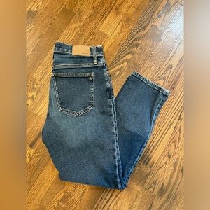 Madewell The Mid-Rise Perfect Vintage Jeans in Montcrest Wash
